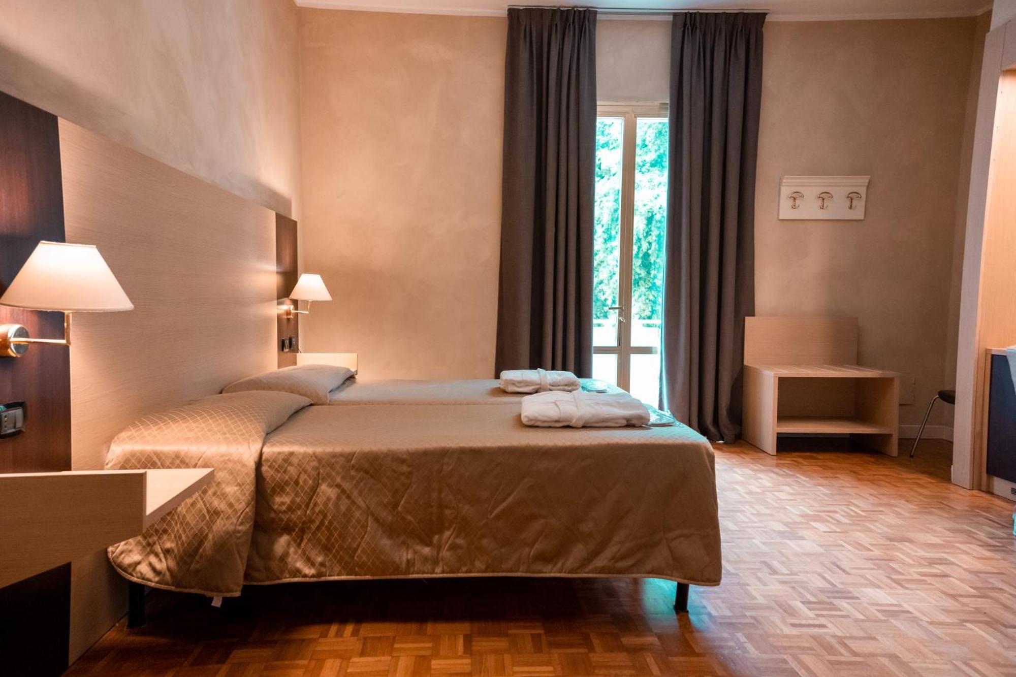 Hotel Terme Pellegrini Montecatini Terme Extérieur photo